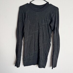 Athleta gray stretch long sleeve shirt size medium